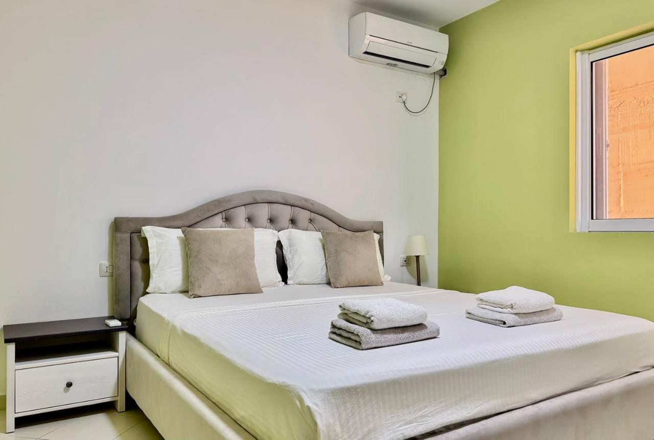 Colorful Sea View Apartment Sarande Exterior photo